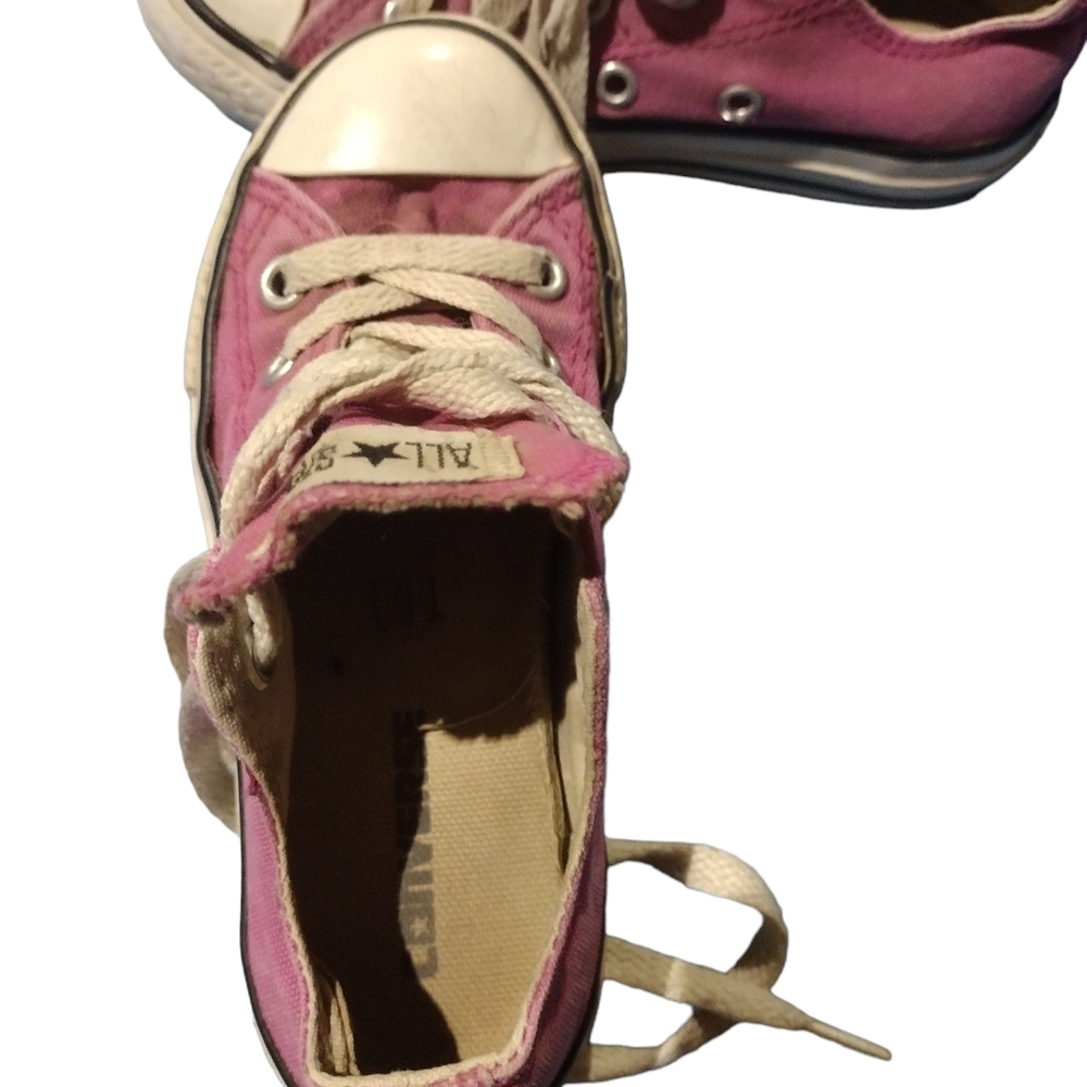 Pink Converse - Picture 4 of 5